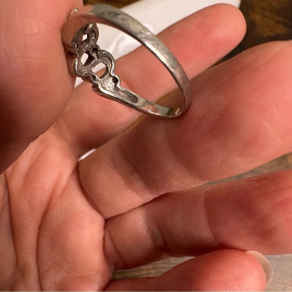 Sterling Silver Wavy Ring with Bezel CZ Stones size 9 Hallmarked 925 - Picture 7 of 12